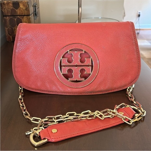 Tory Burch | Orange Amanda Leather Detachable Chain Crossbody Strap Clutch Bag - Picture 16 of 16